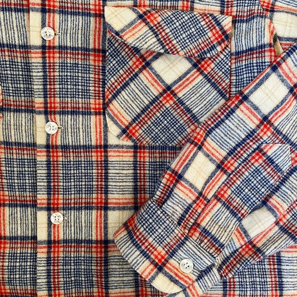Vintage Pendleton Men's Button Down Long Sleeve Wool Shirt, Extra-Large - Picture 4 of 6